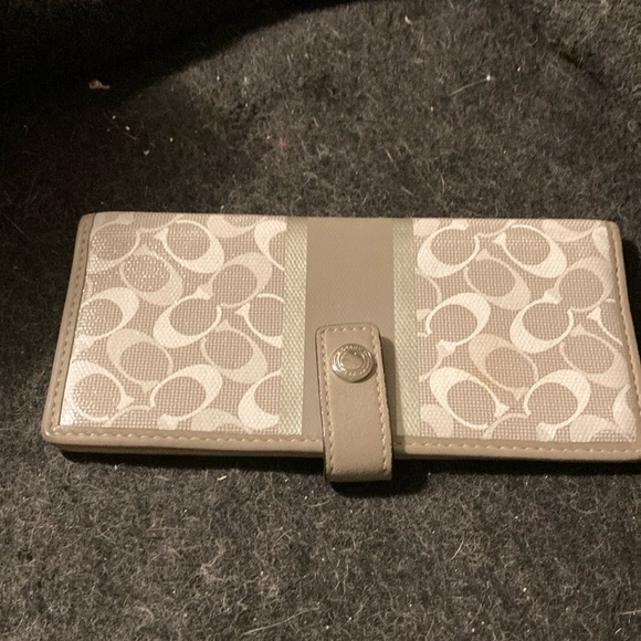 Thin coach wallet - Picture 1 of 7